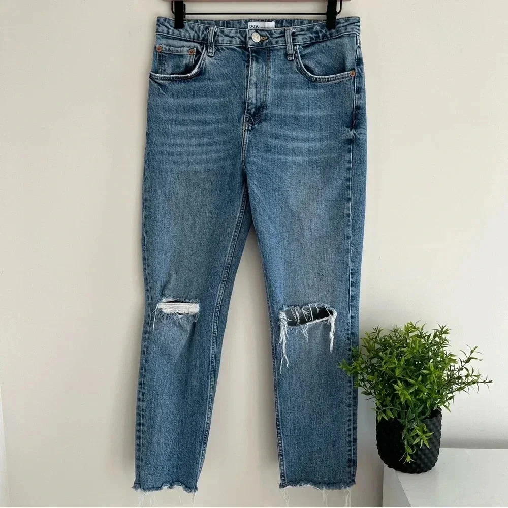 Zara High Rise Distressed Detail Cropped Jeans size 8